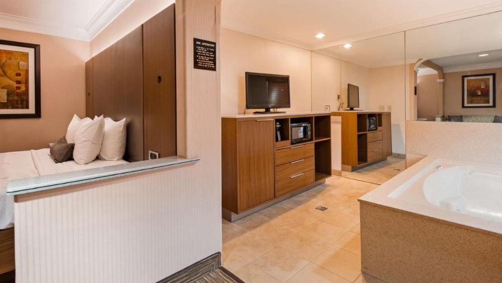 Best Western Plus Suites Hotel - Los Angeles LAX Airport